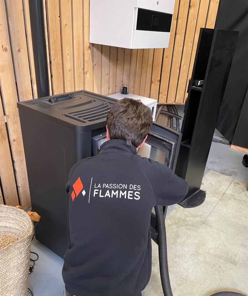 Entretien complet poêle à pellet + ramonage  (buse ou gainée)
